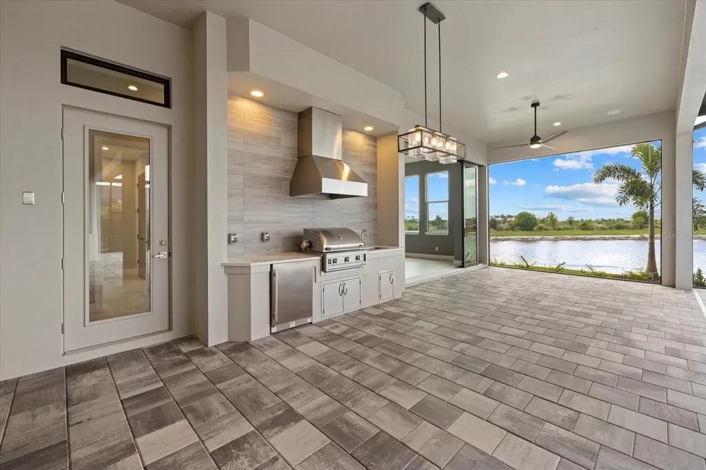 9241 Starry Night Avenue Sarasota FL 34241