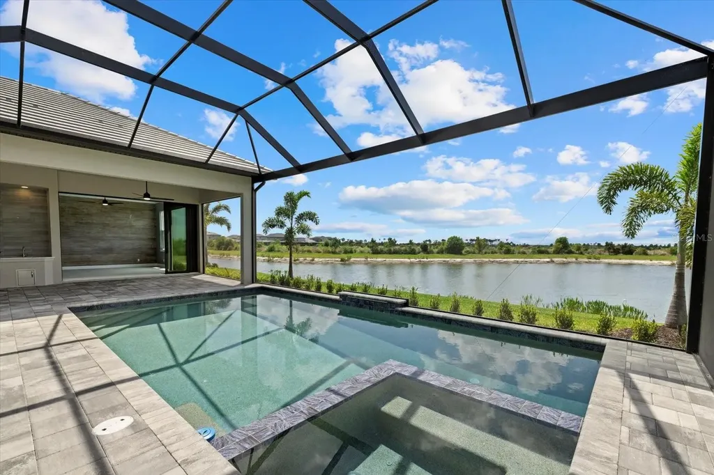 9241 Starry Night Avenue Sarasota FL 34241