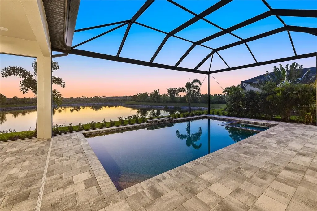 9241 Starry Night Avenue Sarasota FL 34241