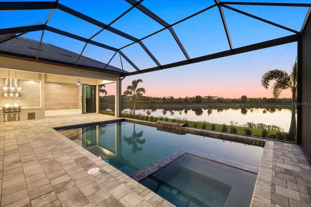 9241 Starry Night Avenue Sarasota FL 34241