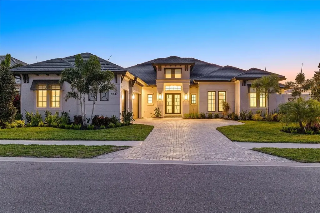 9241 Starry Night Avenue Sarasota FL 34241