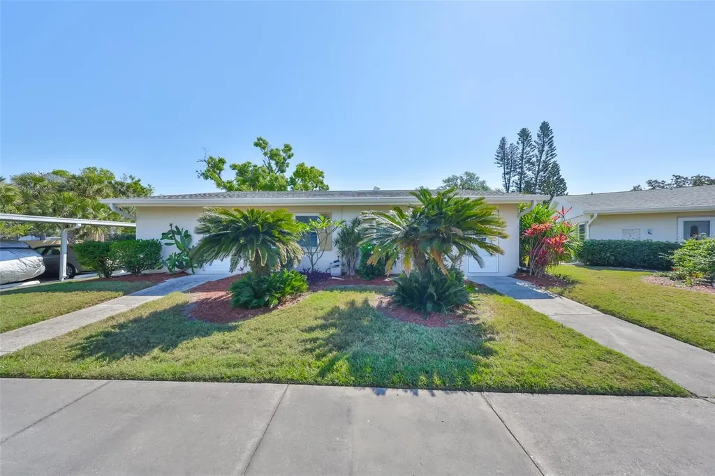 2202 Clubhouse Drive Sun City Center FL 33573