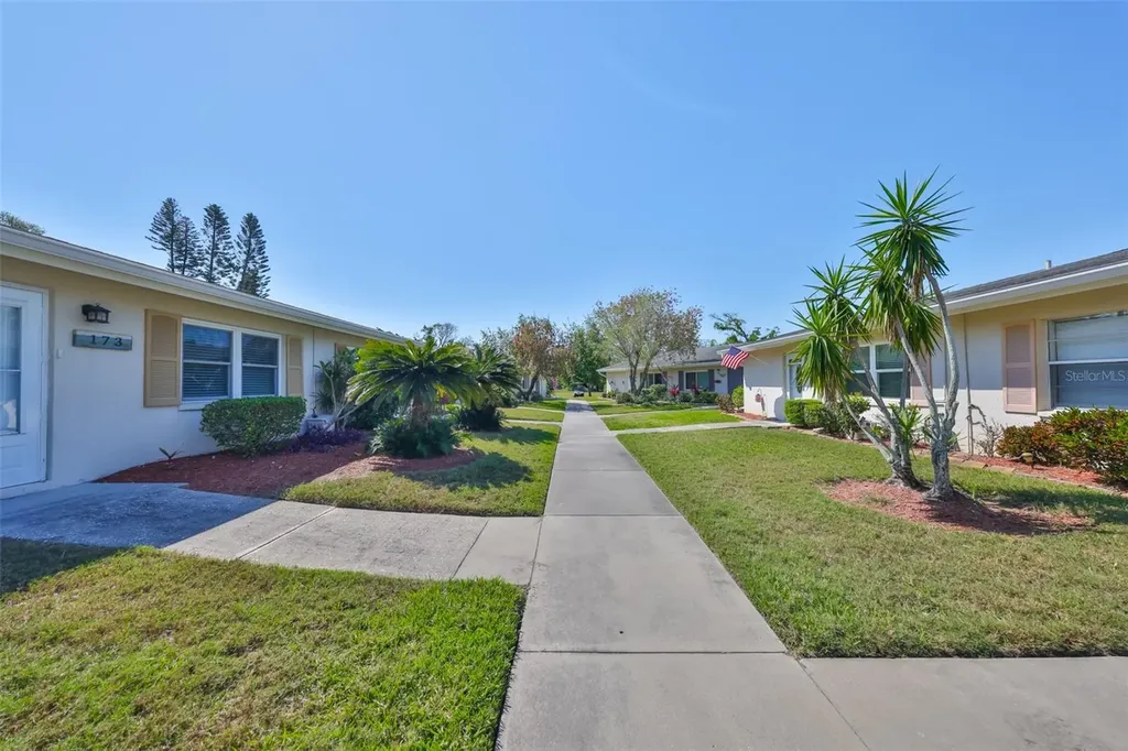 2202 Clubhouse Drive Sun City Center FL 33573