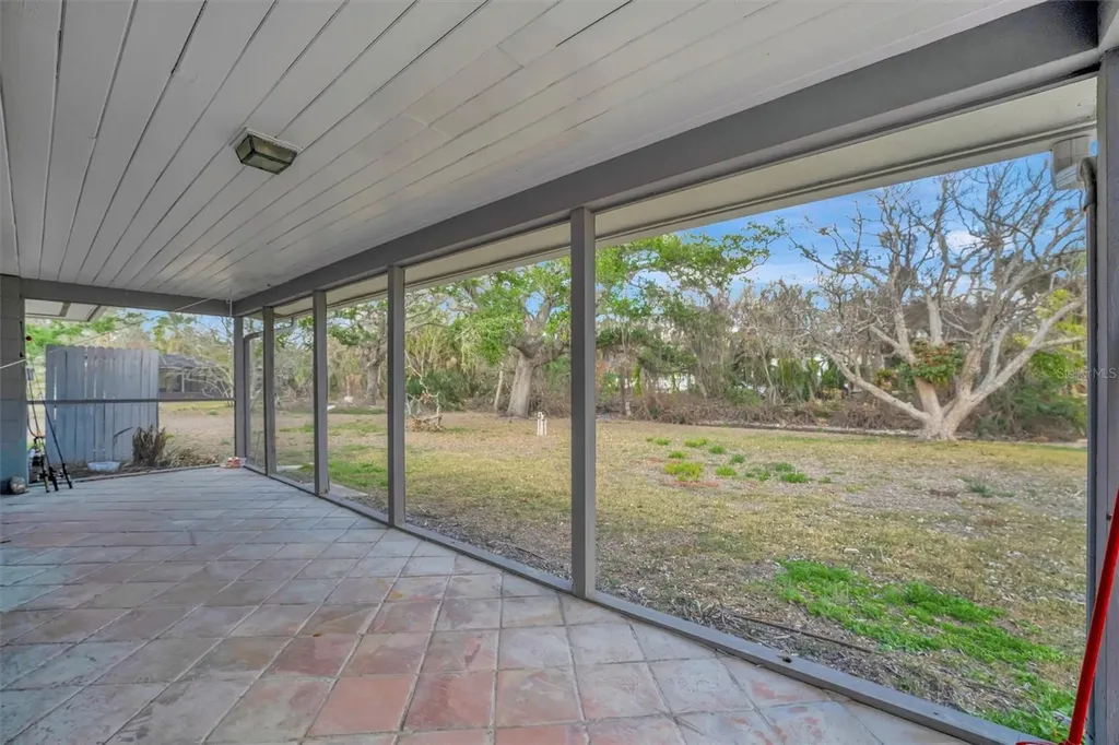 8555 Heron Lagoon Circle Sarasota FL 34242