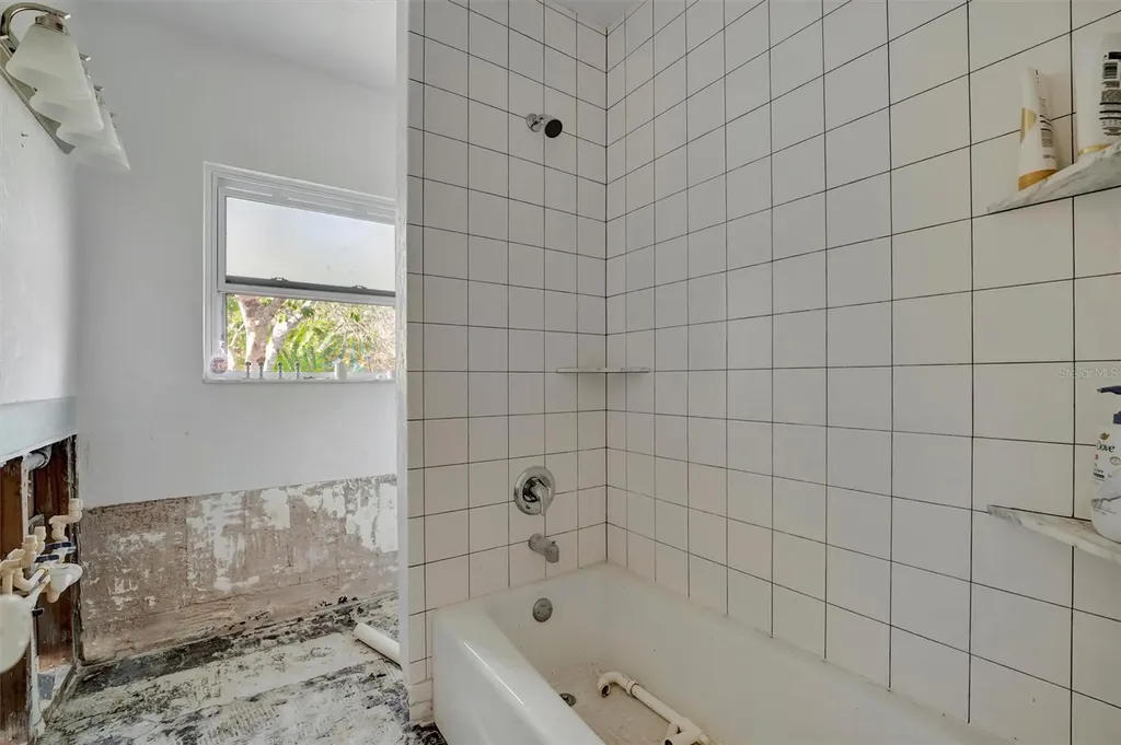 8555 Heron Lagoon Circle Sarasota FL 34242