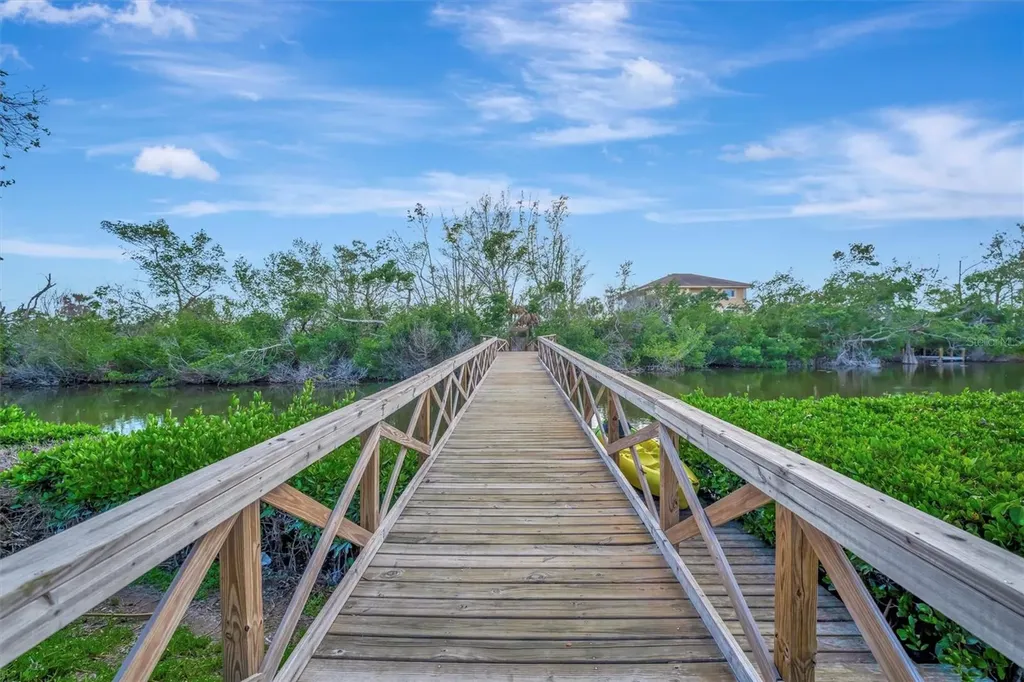 8555 Heron Lagoon Circle Sarasota FL 34242