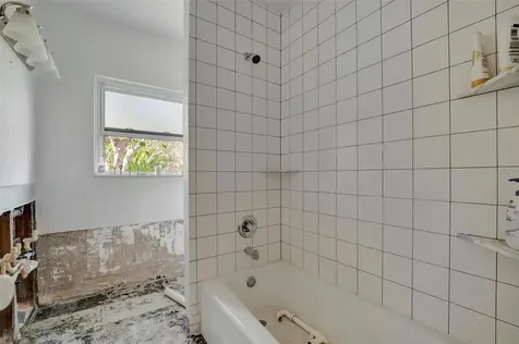 8555 Heron Lagoon Circle Sarasota FL 34242