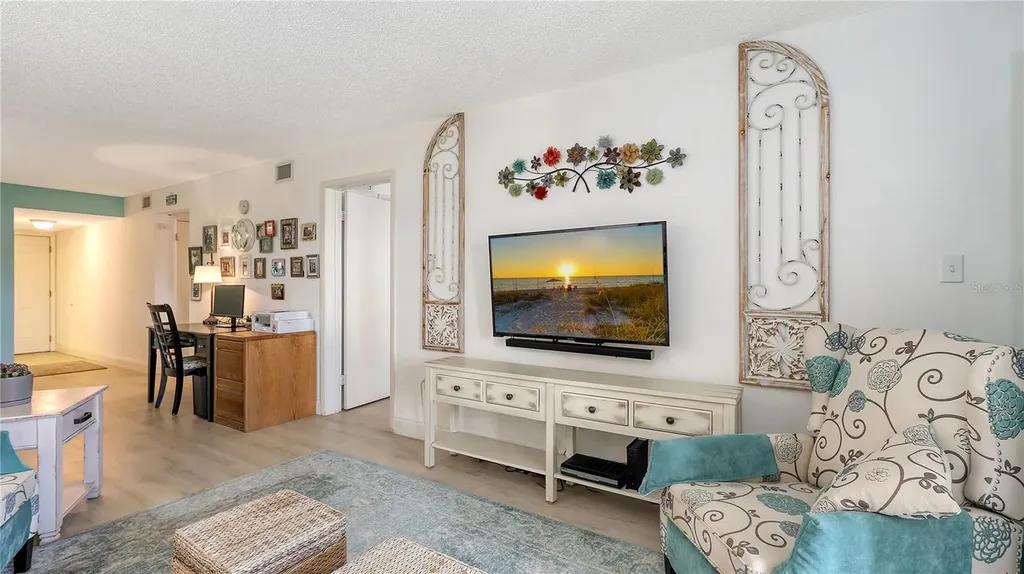 3845 Lake Bayshore Drive Bradenton FL 34205