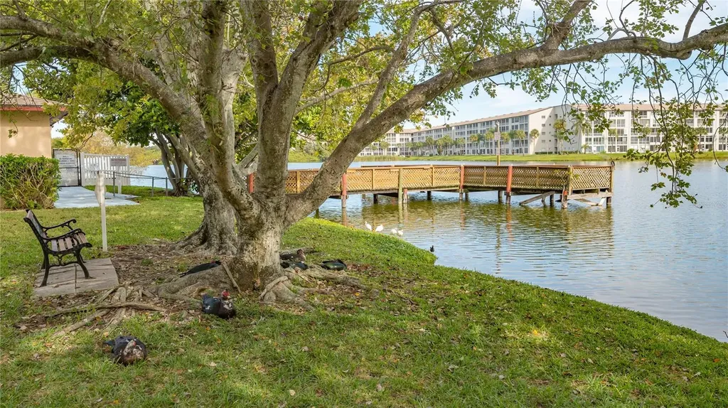 3845 Lake Bayshore Drive Bradenton FL 34205