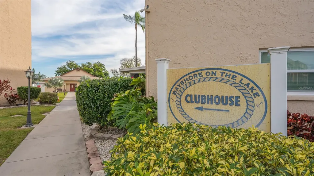 3845 Lake Bayshore Drive Bradenton FL 34205