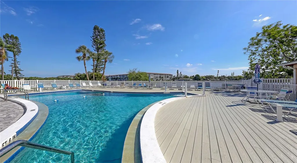 3845 Lake Bayshore Drive Bradenton FL 34205