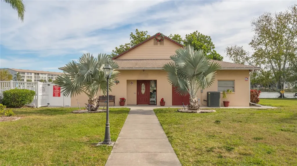 3845 Lake Bayshore Drive Bradenton FL 34205