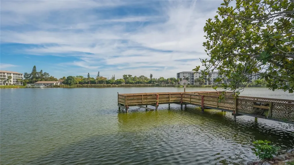 3845 Lake Bayshore Drive Bradenton FL 34205
