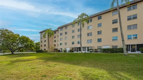 3845 Lake Bayshore Drive Bradenton FL 34205