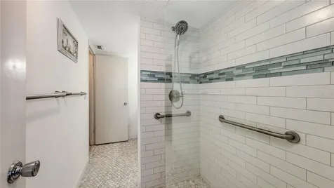 3845 Lake Bayshore Drive Bradenton FL 34205
