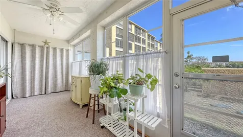 3845 Lake Bayshore Drive Bradenton FL 34205