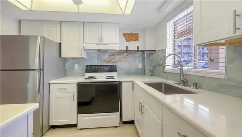 3845 Lake Bayshore Drive Bradenton FL 34205