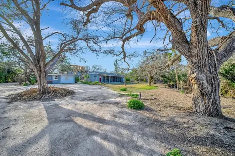 8555 Heron Lagoon Circle Sarasota FL 34242