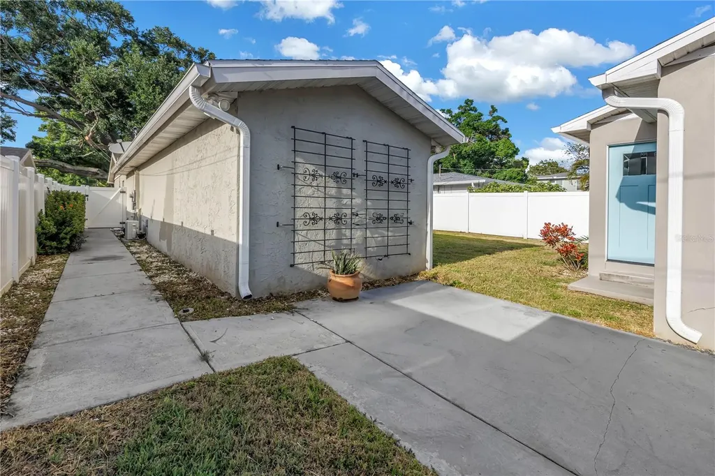 712 43rd Avenue N St Petersburg FL 33703