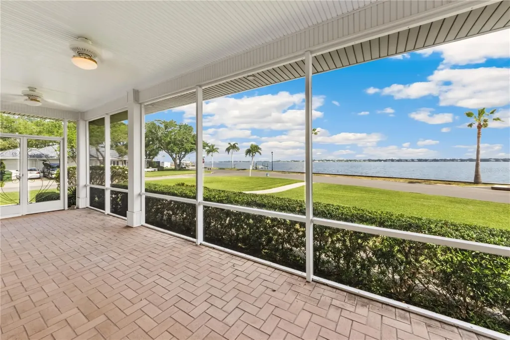 2305 Riverview Boulevard Bradenton FL 34205