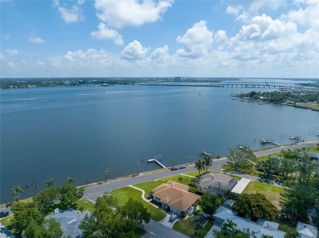 2305 Riverview Boulevard Bradenton FL 34205
