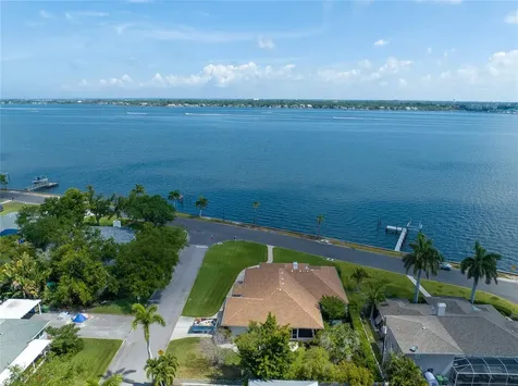 2305 Riverview Boulevard Bradenton FL 34205