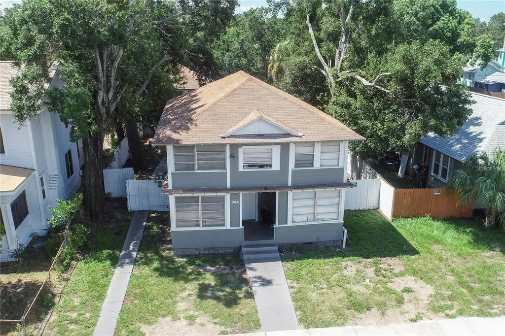 944 15th Avenue S St Petersburg FL 33705