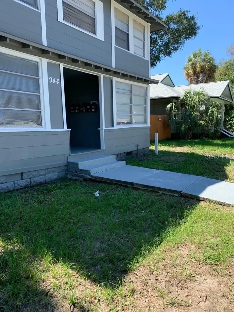 944 15th Avenue S St Petersburg FL 33705