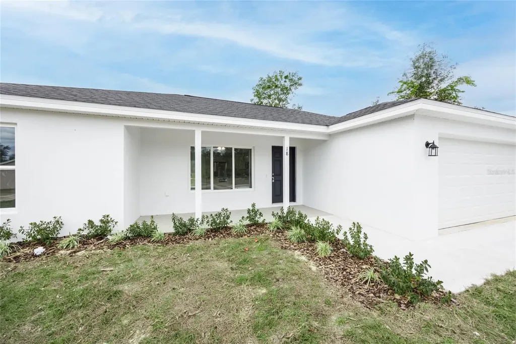 18 Malauka Loop Pass Ocklawaha FL 32179