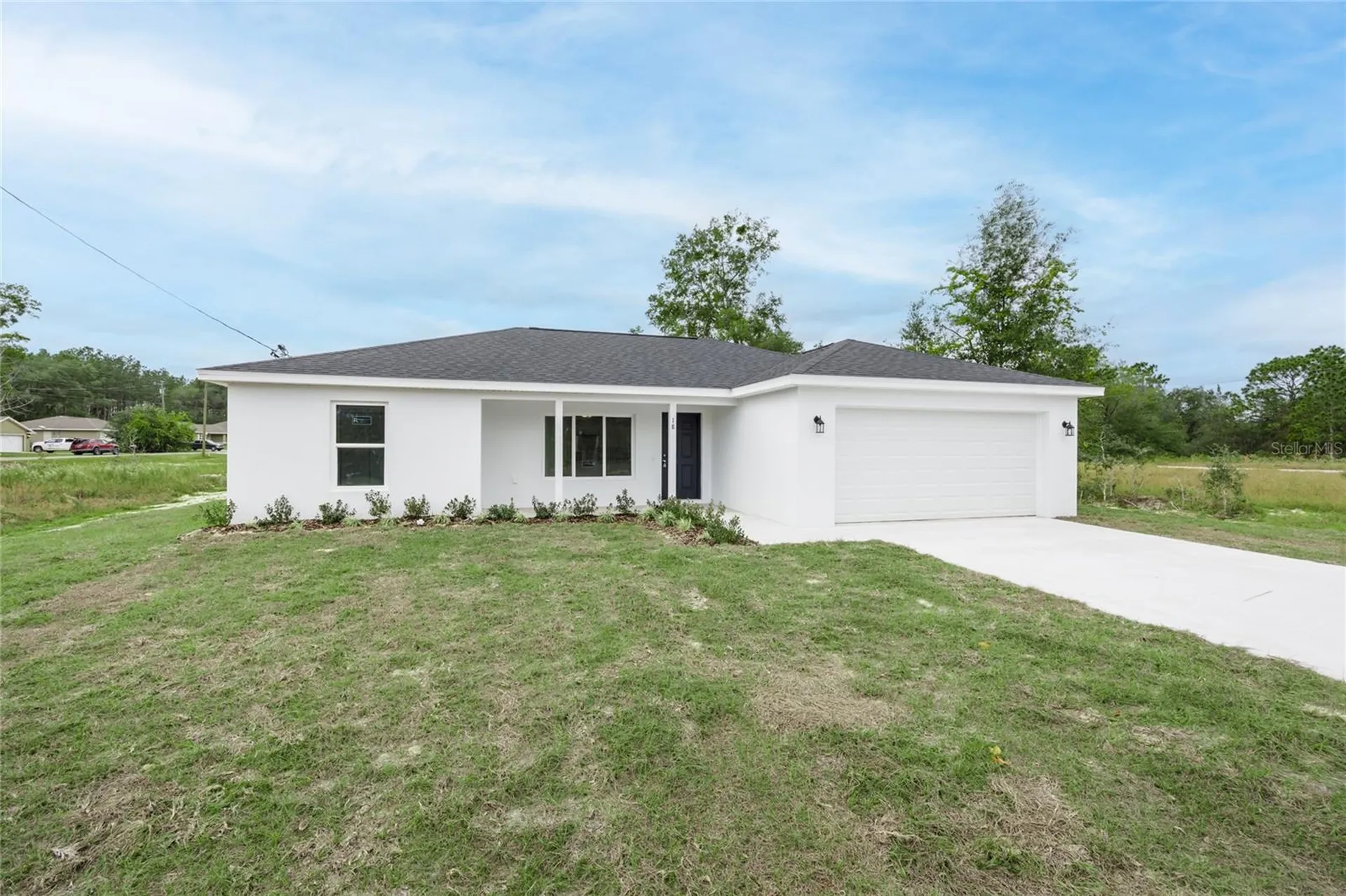 18 Malauka Loop Pass Ocklawaha FL 32179