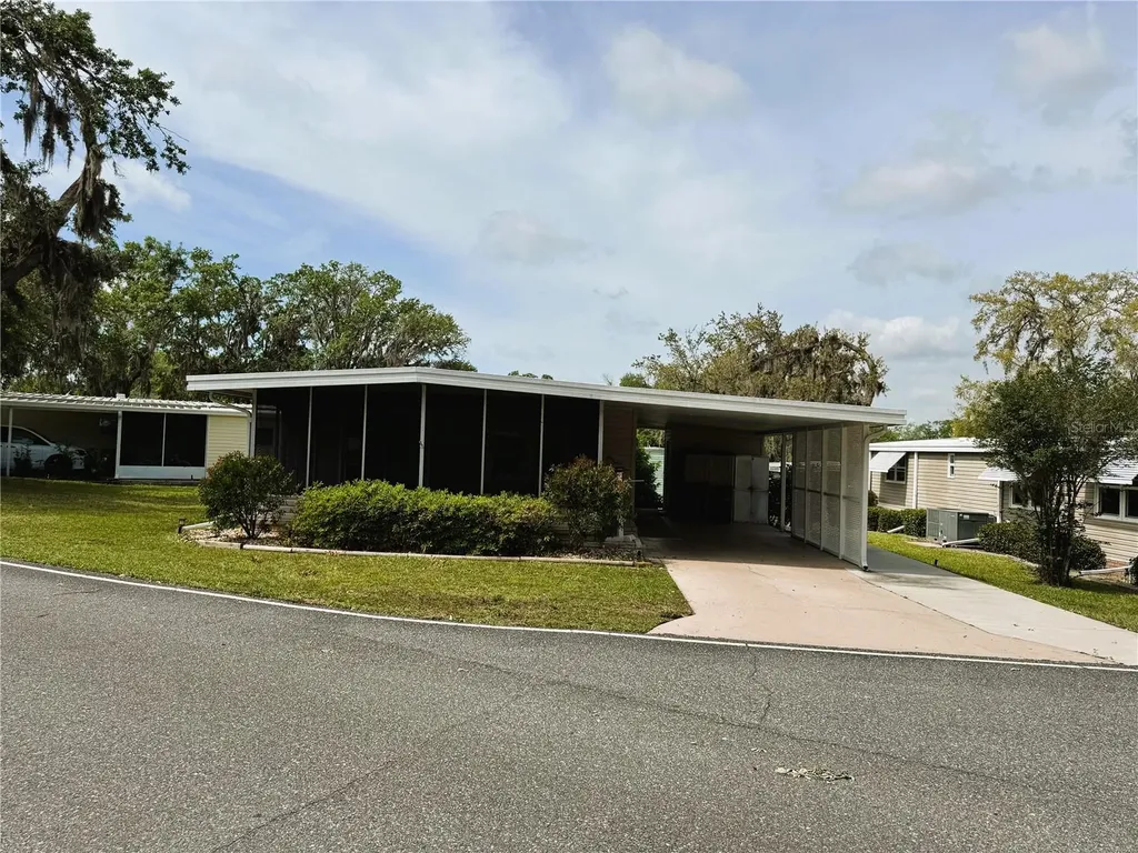 139 Royal Palm Drive Leesburg FL 34748