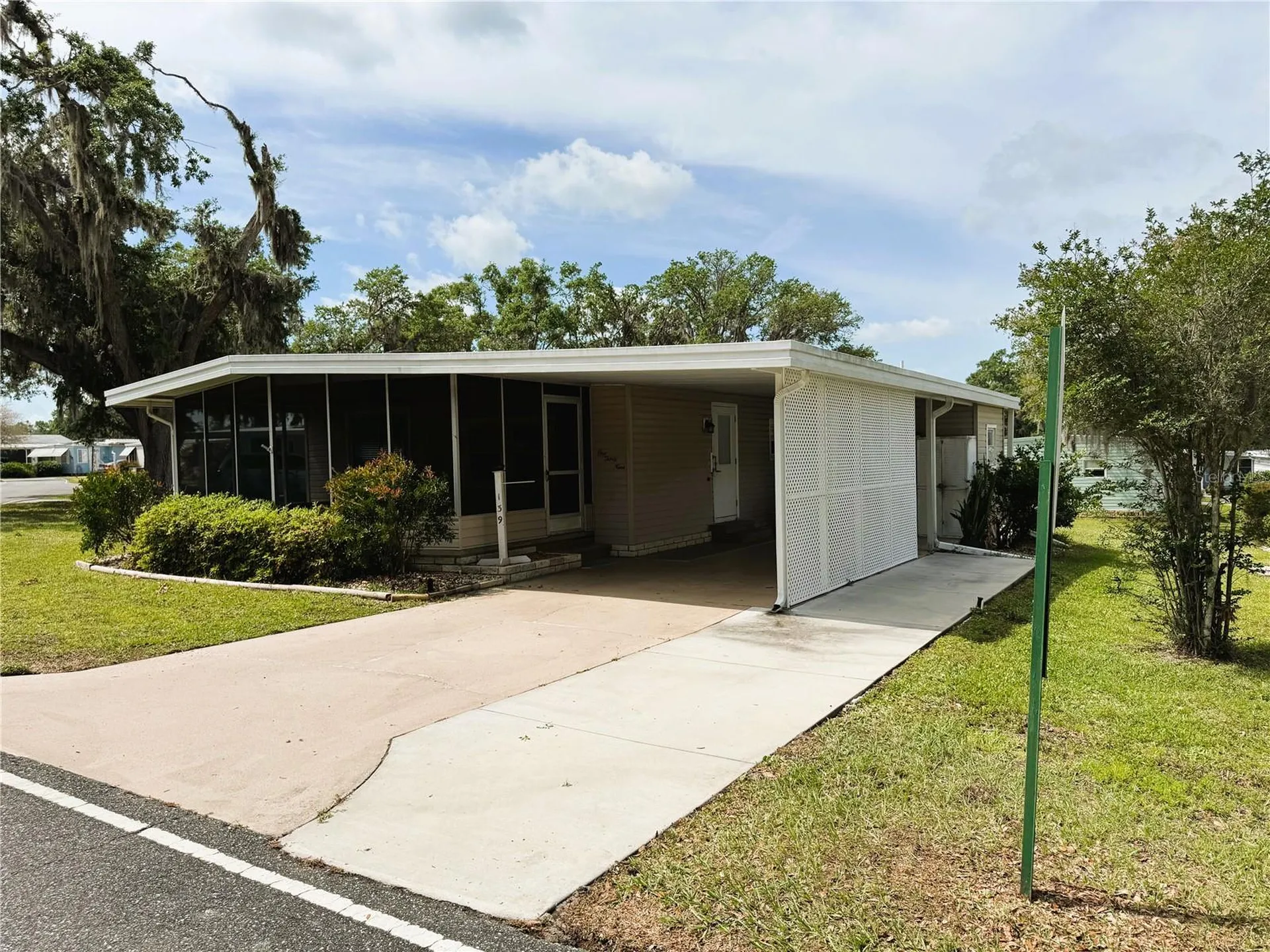 139 Royal Palm Drive Leesburg FL 34748