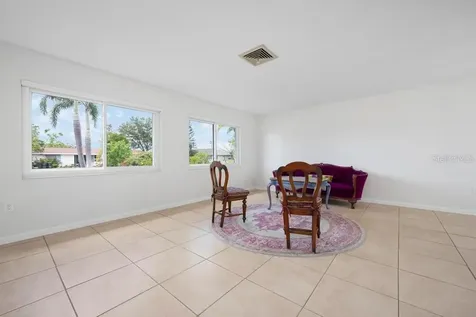 5523 Scotia Place Sarasota FL 34231