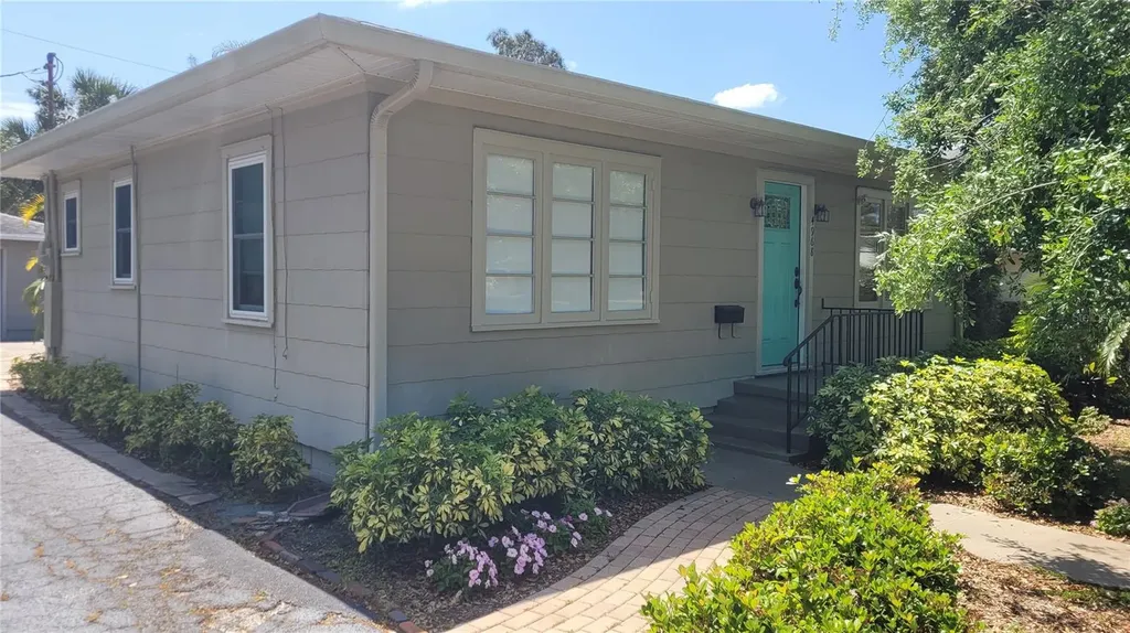 4968 17th Avenue N St Petersburg FL 33710