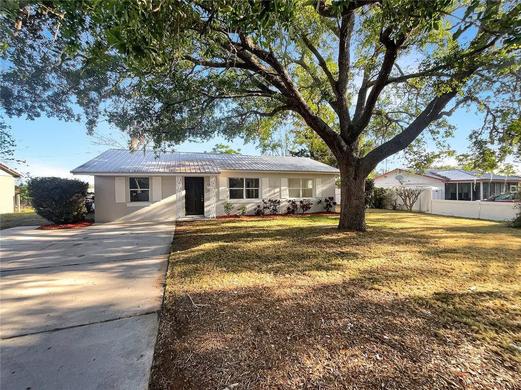 1311 Bryn Mawr Avenue Lake Wales FL 33853