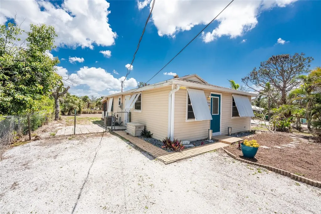 7035 York Street Englewood FL 34224