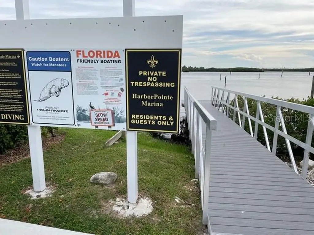 2042 N Pointe Alexis Drive Tarpon Springs FL 34689