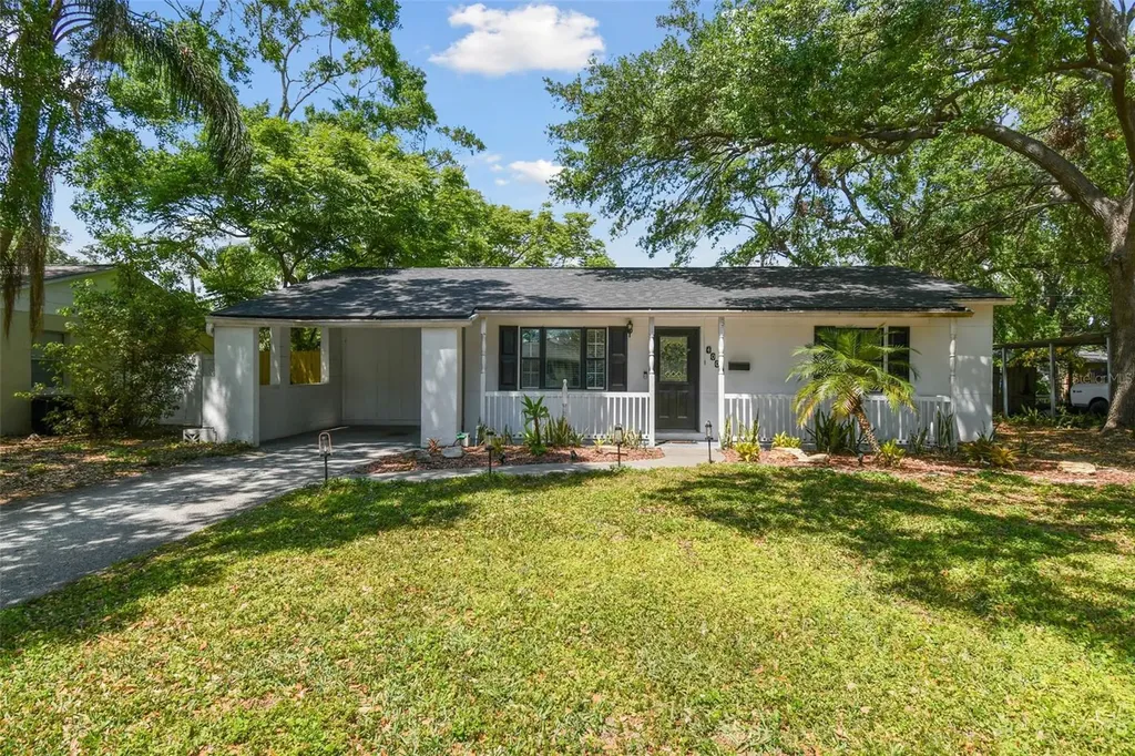4007 W Bay Villa Avenue Tampa FL 33611