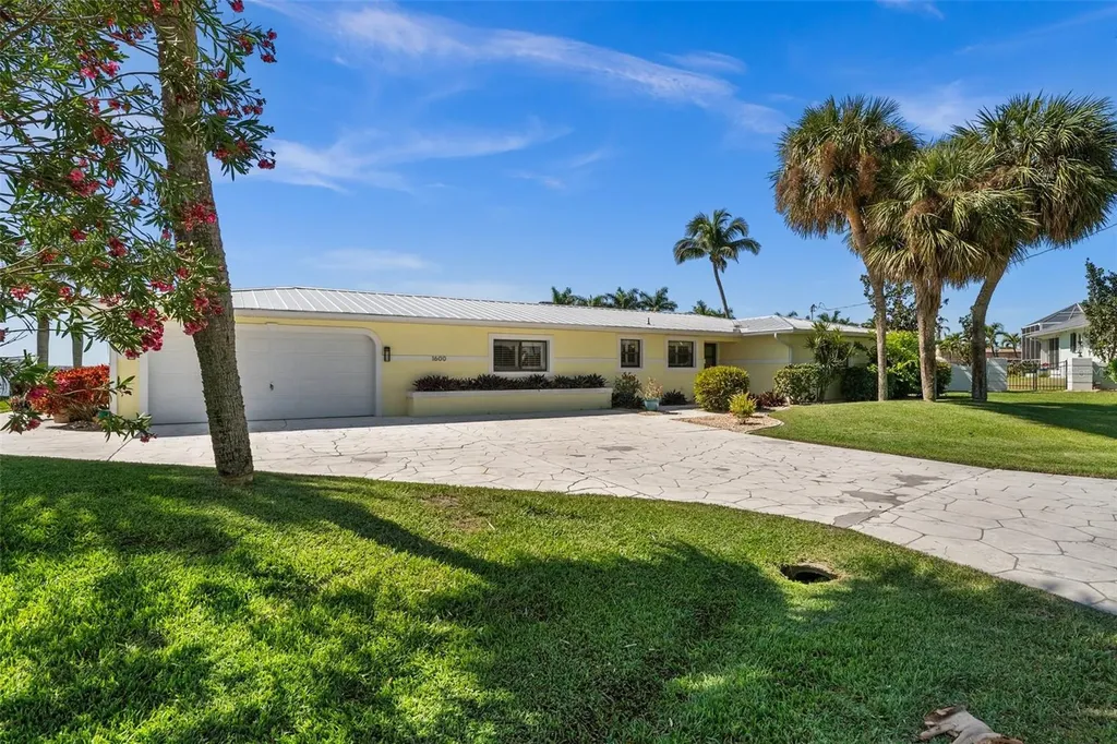 1600 Edith Esplanade Cape Coral FL 33904