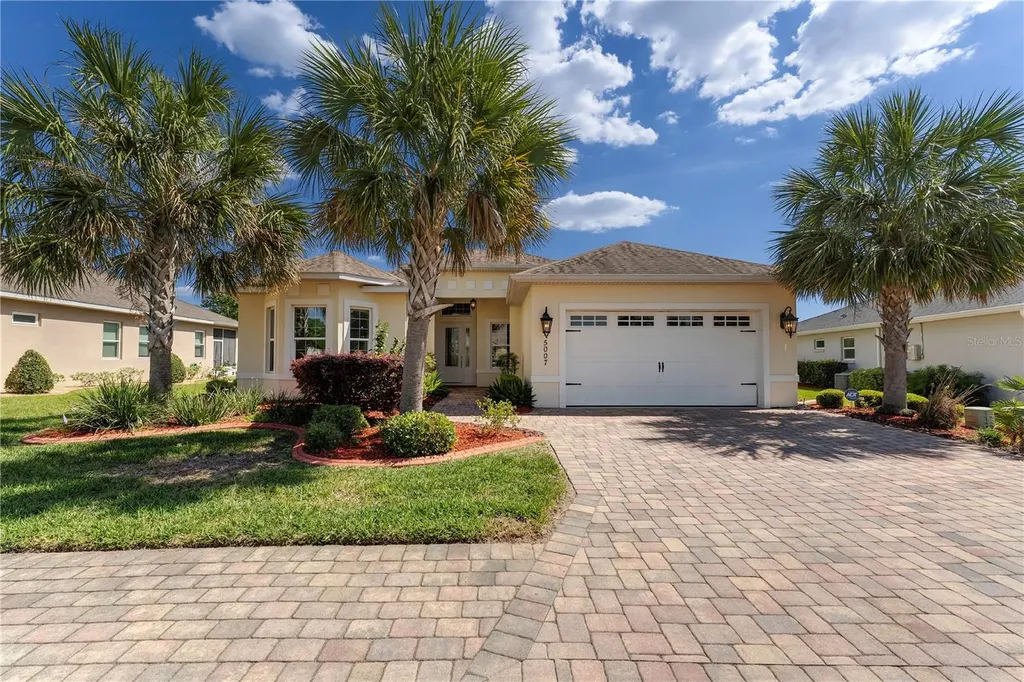 5007 Belted Kingfisher Drive Oxford FL 34484