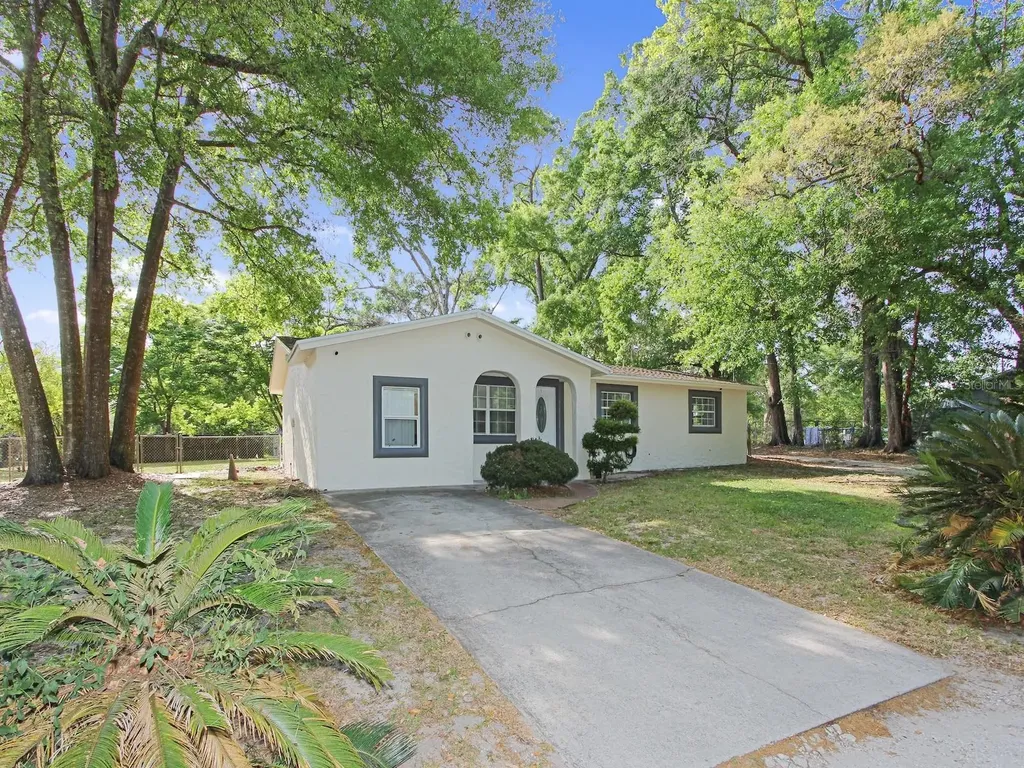 942 Haas Avenue Apopka FL 32703