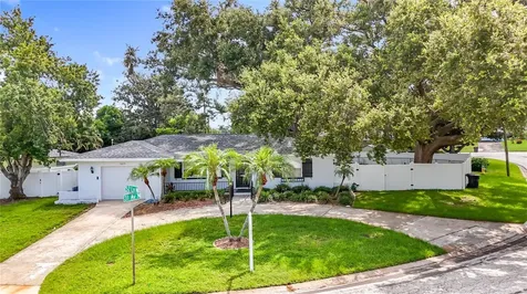 5271 31st Avenue N St Petersburg FL 33710