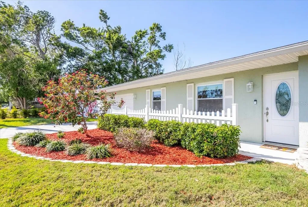 8208 17th Avenue NW Bradenton FL 34209
