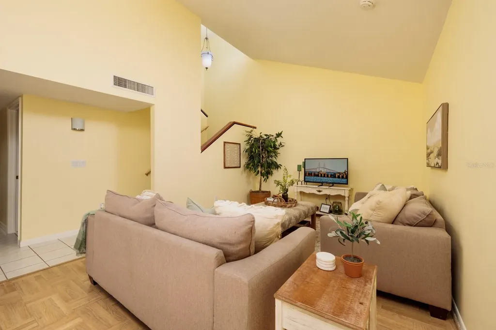 4207 Fairway Run Tampa FL 33618