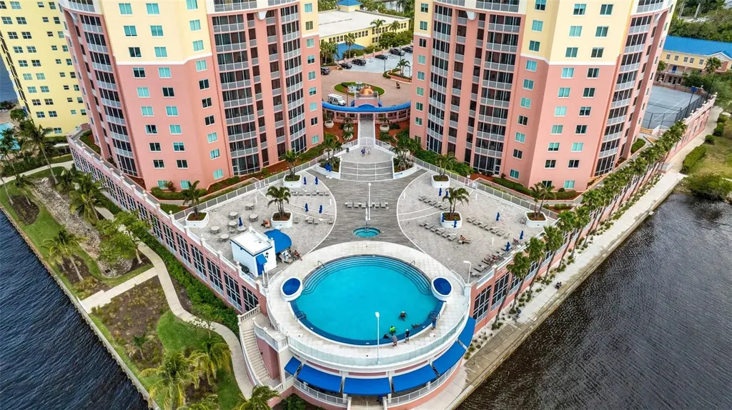 2745 1st Street Fort Myers FL 33916