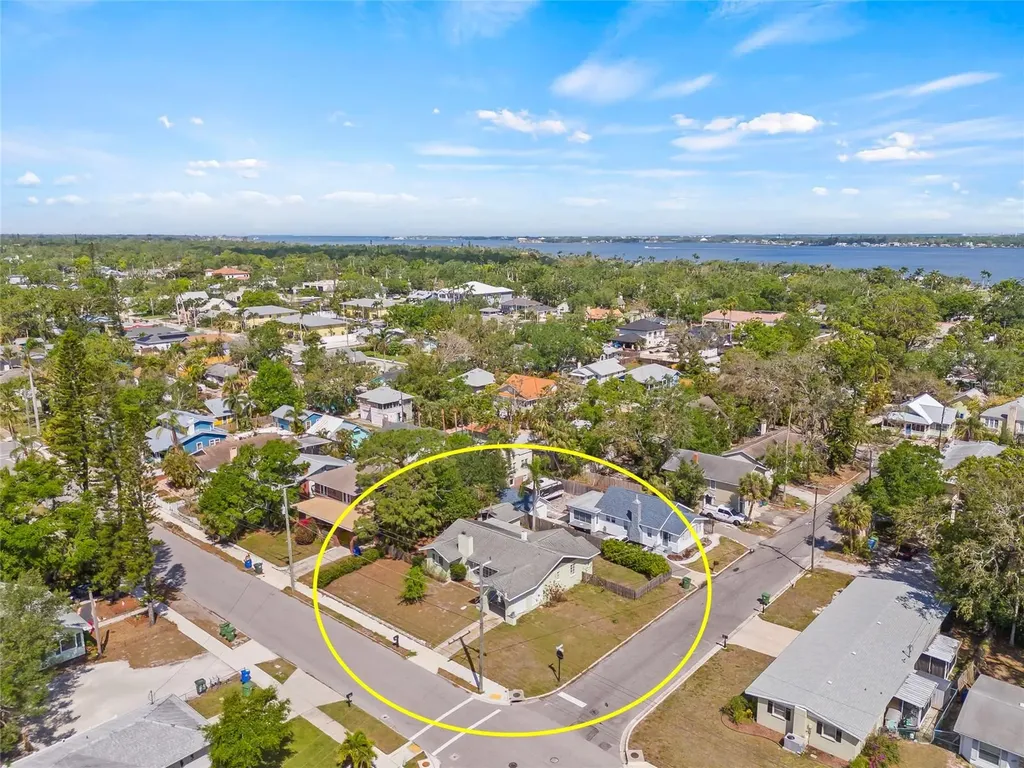 2102 7th Avenue W Bradenton FL 34205