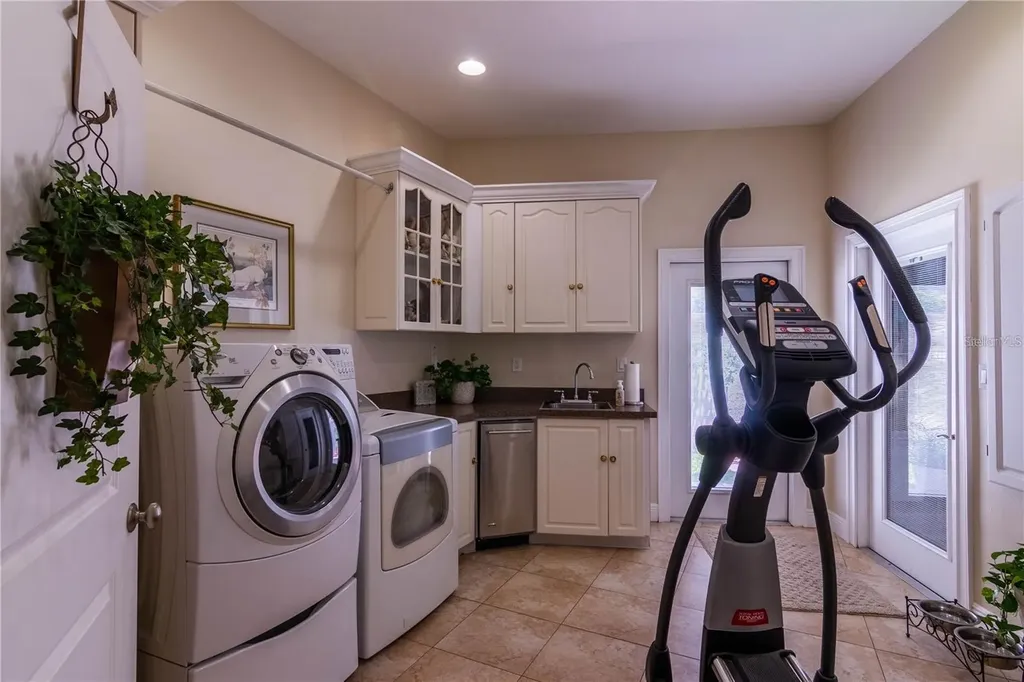 3 Paradise Lane Treasure Island FL 33706