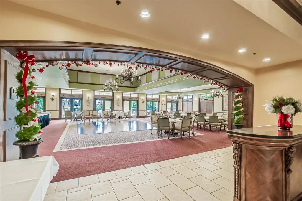 1102 Emerald Dunes Drive Sun City Center FL 33573