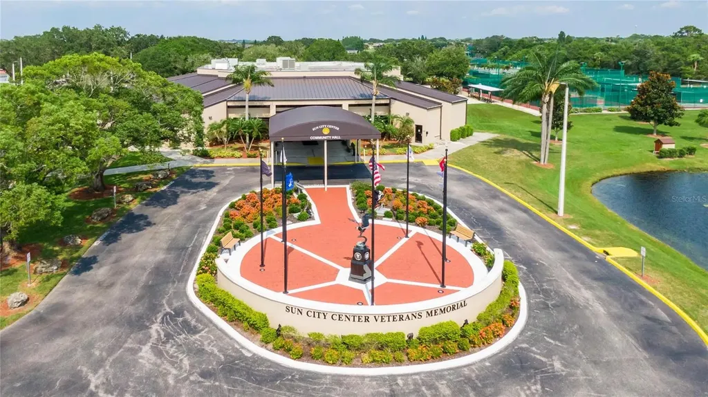 1102 Emerald Dunes Drive Sun City Center FL 33573