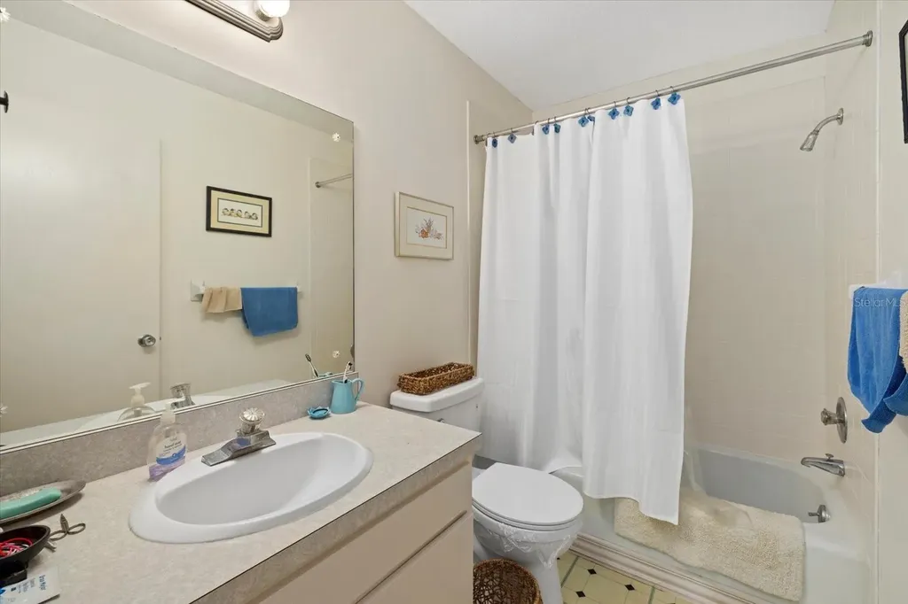1343 Glendale Circle W Sarasota FL 34232